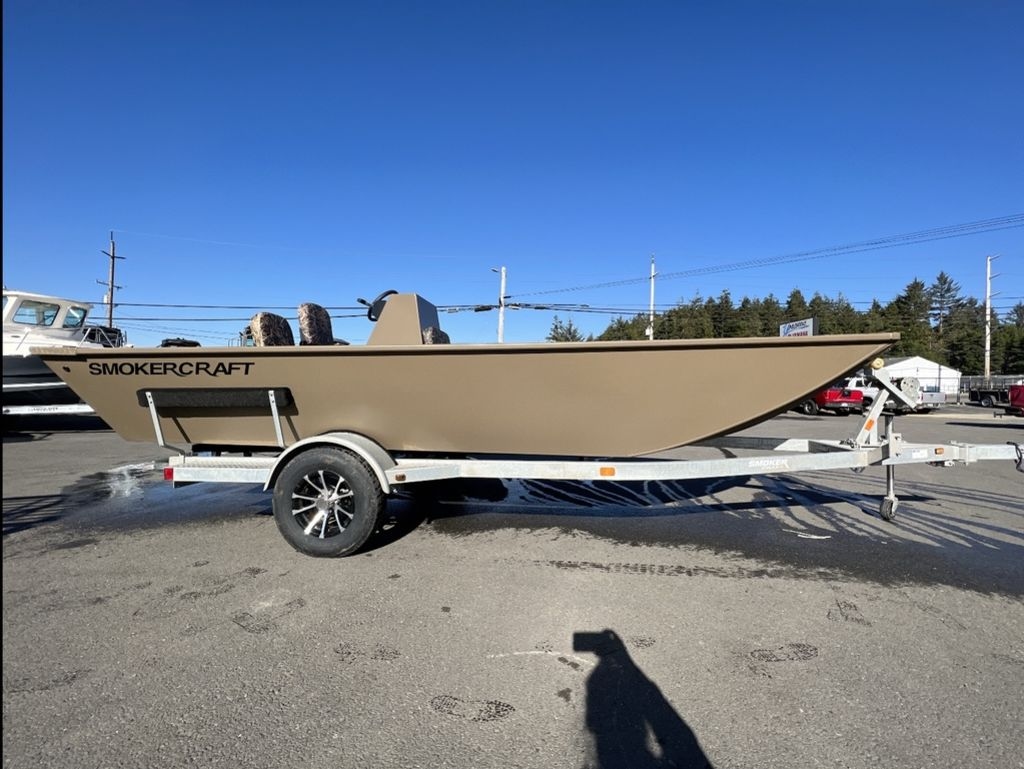 SmokerCraft Sportsman 1866 Pro Center Console 2023