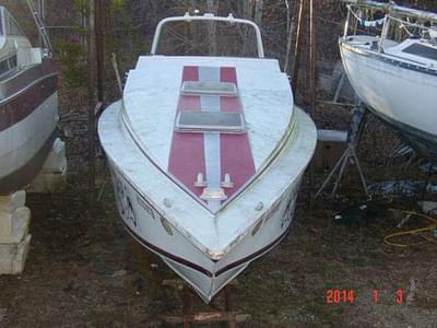 BOATZON | Sonic Boats 33SE Sonic Mercruiser TRS Twin Cut Hull 1982