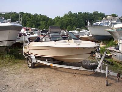 BOATZON | SportCraft 15 Bowrider Outboard hull 1983