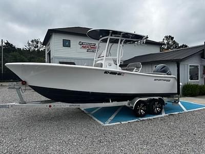 BOATZON | Sportsman Heritage 211 Center Console 2022