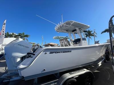 BOATZON | Sportsman Open 232 Center Console 2024