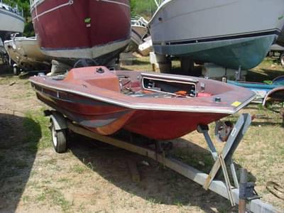 BOATZON | Stryker Stryker 15 Fiberglass Bass Boat 1976