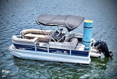 BOATZON | Sun Tracker 18 Dlx Party Barge