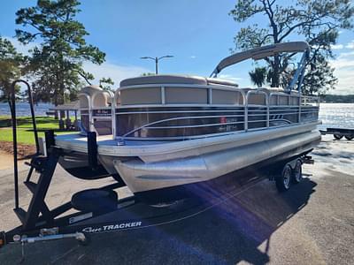 BOATZON | Sun Tracker 22 SF DLX 2020