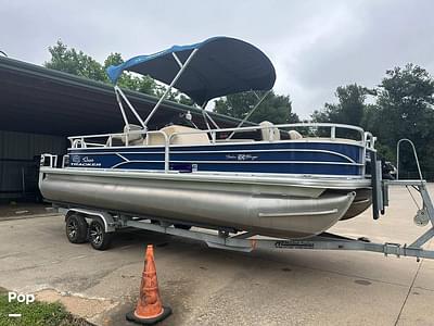 BOATZON | Sun Tracker 22DLX Fishing Barge