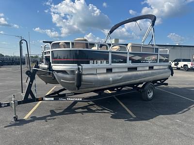 BOATZON | Sun Tracker Bass Buggy 18 DLX 2019