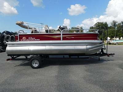 BOATZON | Sun Tracker Bass Buggy 18 DLX 2024