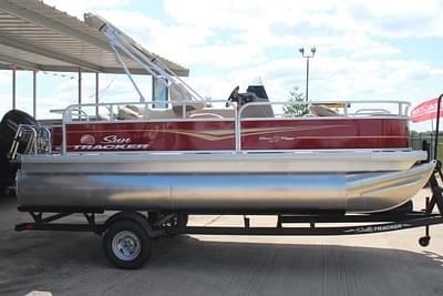 BOATZON | Sun Tracker Bass Buggy 18 DLX 2024