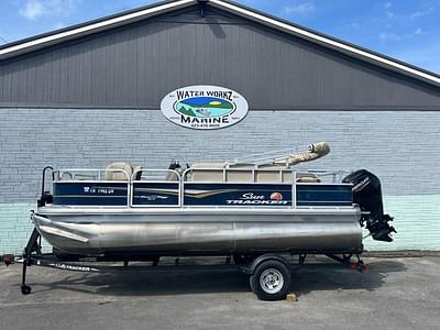 BOATZON | Sun Tracker Bass Buggy 18 DLX 2024