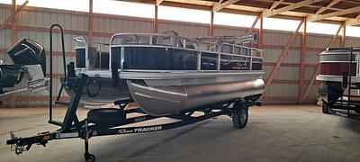 BOATZON | Sun Tracker BASS BUGGY 18 DLX 2025