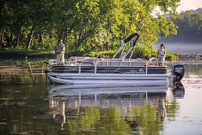 BOATZON | Sun Tracker Fishin Barge 20 DLX 2019