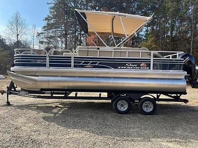 BOATZON | Sun Tracker Fishin Barge 20 DLX 2023