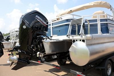 BOATZON | Sun Tracker Fishin Barge 20 DLX 2024