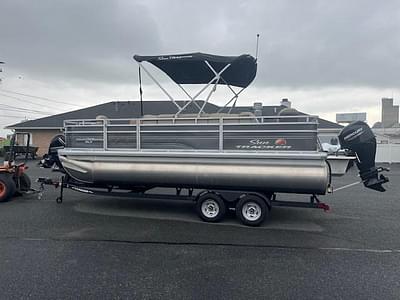 BOATZON | Sun Tracker Fishin Barge 20 DLX 2024