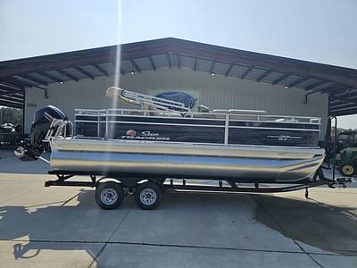 BOATZON | Sun Tracker Fishin Barge 20 DLX 2024