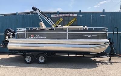 BOATZON | Sun Tracker Fishin Barge 20 DLX 2025