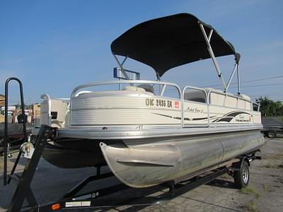 BOATZON | Sun Tracker FISHIN BARGE 21 Signature Series 2010