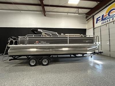 BOATZON | Sun Tracker Fishin Barge 22 DLX 2024