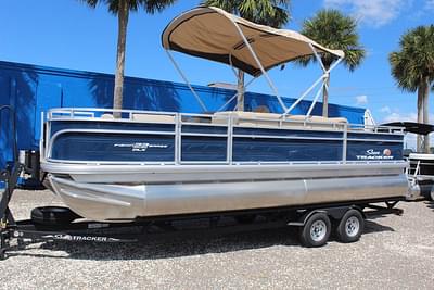 BOATZON | Sun Tracker Fishin Barge 22 DLX 2024