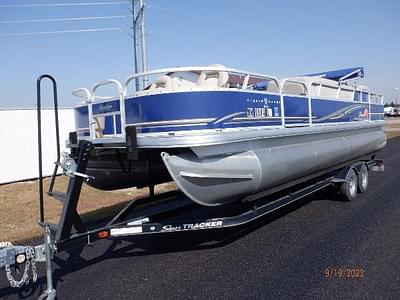 BOATZON | Sun Tracker Fishin Barge 24 DLX 2014