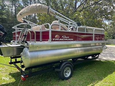 BOATZON | Sun Tracker Party Barge 18 DLX