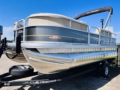BOATZON | Sun Tracker Party Barge 18 DLX 2023
