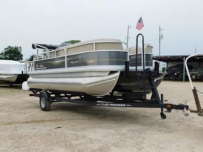 BOATZON | Sun Tracker Party Barge 18 DLX 2023