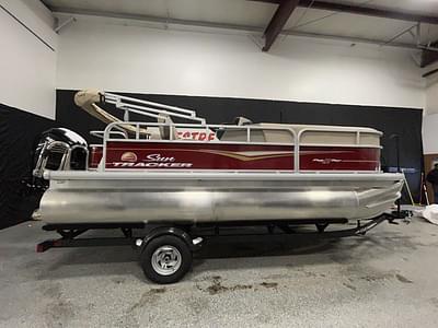 BOATZON | Sun Tracker Party Barge 18 DLX 2024