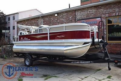 BOATZON | Sun Tracker Party Barge 18 DLX 2025