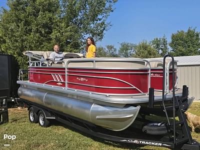 BOATZON | Sun Tracker Party Barge 20 DLX