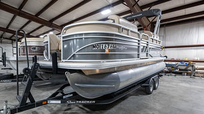 BOATZON | Sun Tracker Party Barge 20 DLX 2021