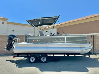 BOATZON | Sun Tracker Party Barge 20 DLX 2023