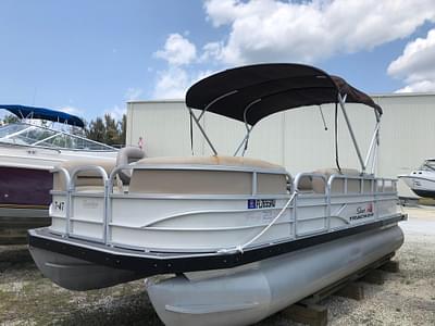 BOATZON | Sun Tracker Party Barge 22 DLX 2016