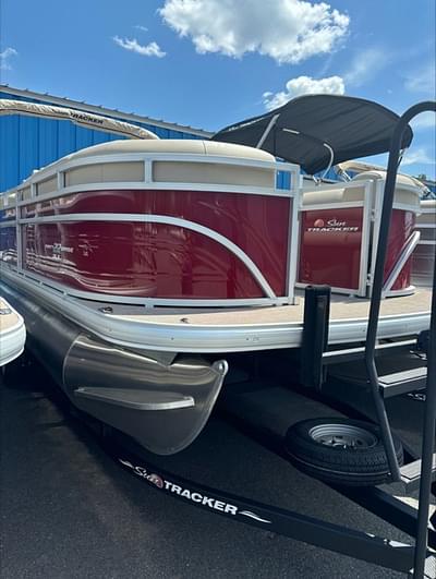 BOATZON | Sun Tracker Party Barge 22 DLX 2024