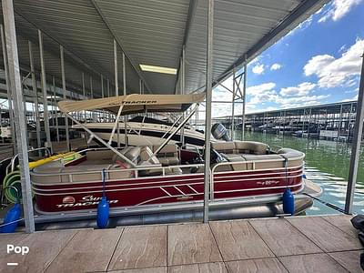 BOATZON | Sun Tracker Party Barge 22 RF DLX