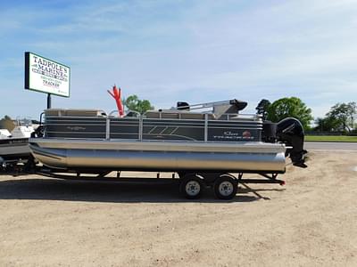 BOATZON | Sun Tracker Party Barge 22 RF DLX 2023