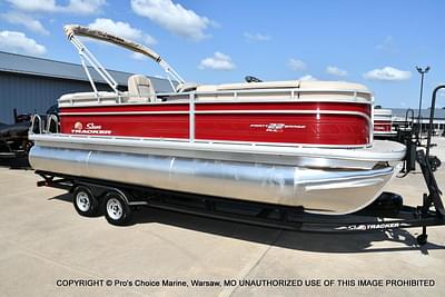 BOATZON | Sun Tracker Party Barge 22 XP3 w200HP Mercury 4 Stroke 2024