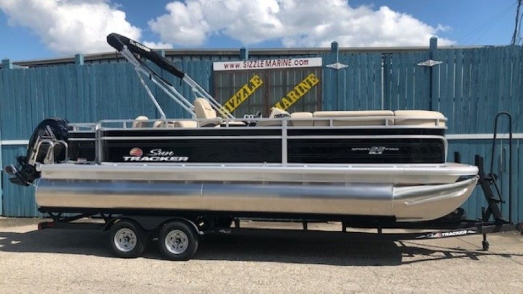 2025 Sun Tracker Sportfish 22 DLX - Sold Boat