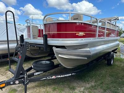 BOATZON | Sun Tracker SUNTRACKER BASS BUGGY 18 DLX 2023