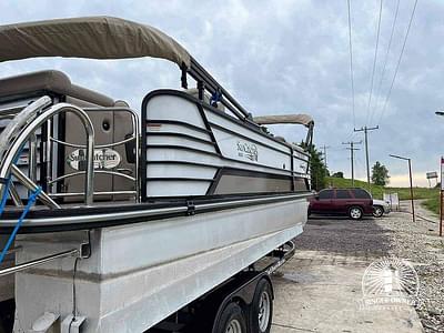 BOATZON | SunCatcher Elite 322C Saltwater Series