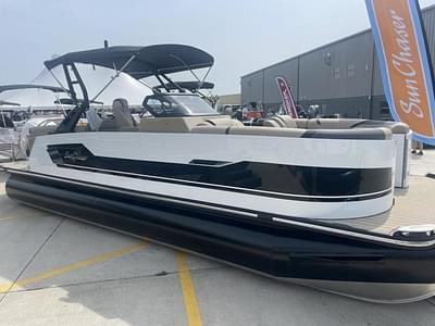 BOATZON | SunChaser 23 LR DH 300HP BUNK TRAILER 2025