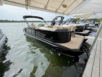 BOATZON | SunChaser 25 SBX BAR 250HP BUNK TRAILER 2025