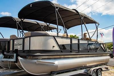 BOATZON | SunChaser Eclipse 8523 LR DH 2023