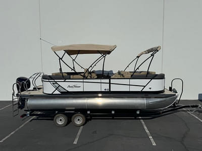 BOATZON | SunChaser Geneva Sport 23 LR PSB 2025