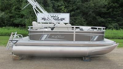 BOATZON | SunChaser Vista 16 Fish 2025