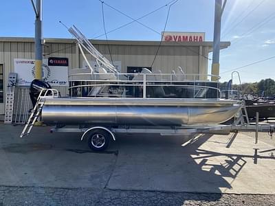 BOATZON | SunChaser Vista 18 Fish 2024