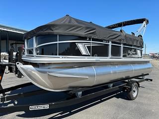 BOATZON | 2024 SunChaser Vista 18 Fish