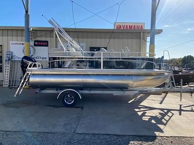 BOATZON | SunChaser Vista 18 Fish 2024