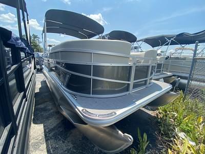 BOATZON | SunChaser Vista 20 Fish 2023