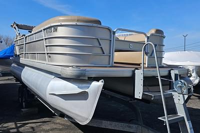 BOATZON | 2019 Sweetwater 2286